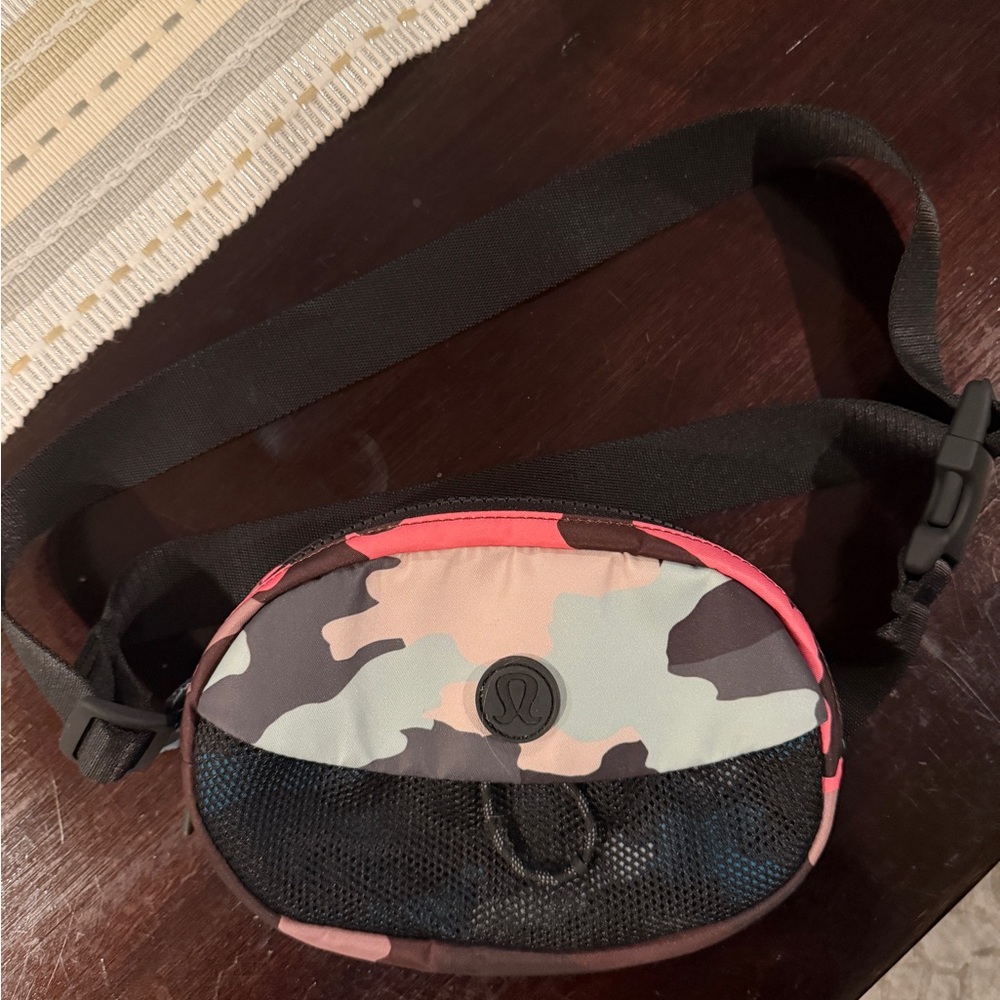 Lululemon Take It On Belt Bag - Heritage Camo